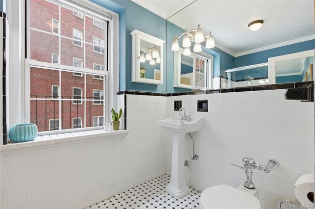 270 Bronxville Road B22, Bronxville, NY 10708