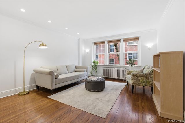 270 Bronxville Road B22, Bronxville, NY 10708