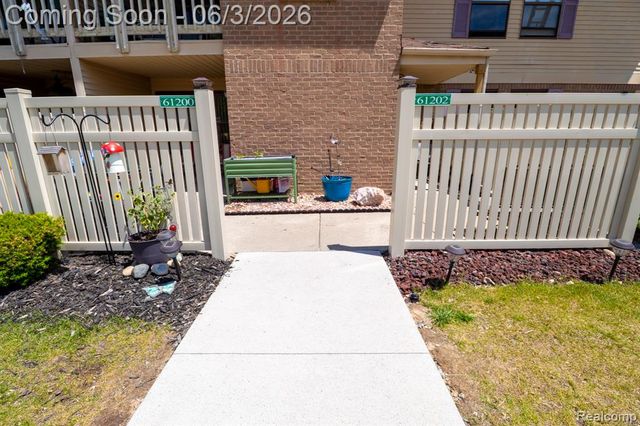 61200 Greenwood Drive, South Lyon, MI 48178