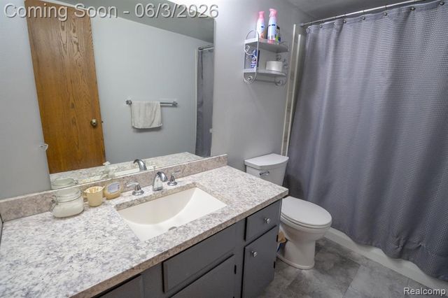 61200 Greenwood Drive, South Lyon, MI 48178