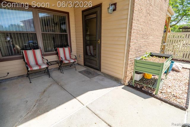 61200 Greenwood Drive, South Lyon, MI 48178