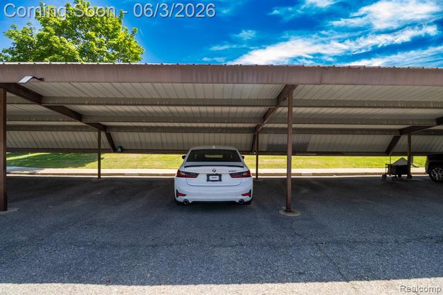 61200 Greenwood Drive, South Lyon, MI 48178