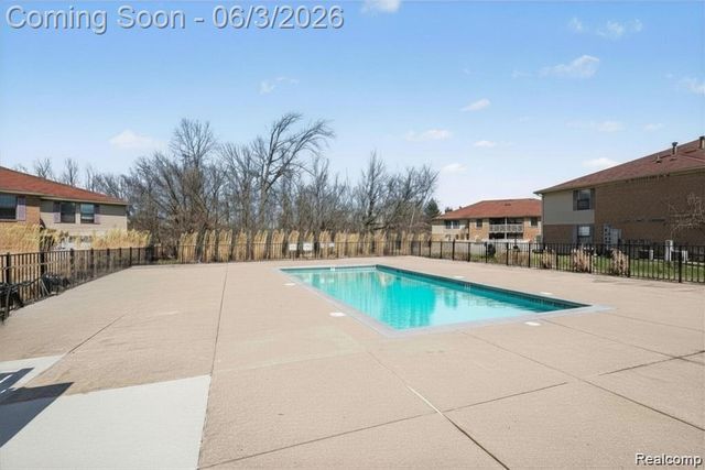 61200 Greenwood Drive, South Lyon, MI 48178