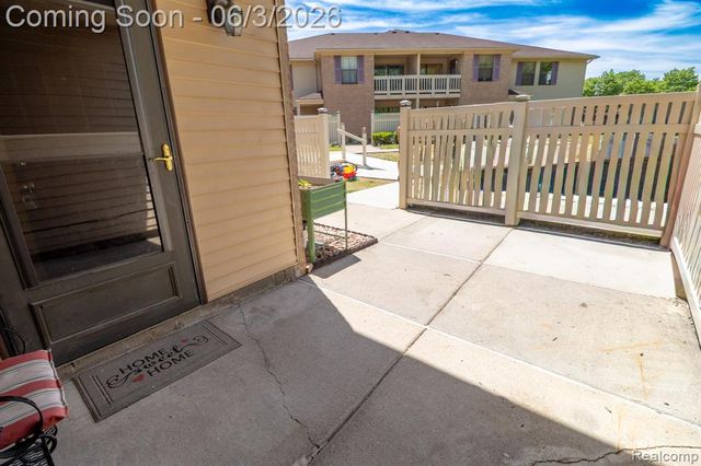 61200 Greenwood Drive, South Lyon, MI 48178
