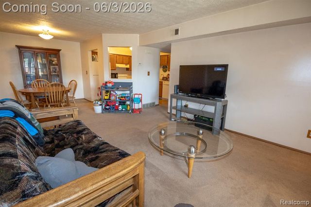 61200 Greenwood Drive, South Lyon, MI 48178