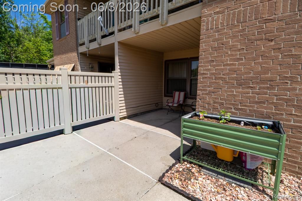 61200 Greenwood Drive, South Lyon, MI 48178