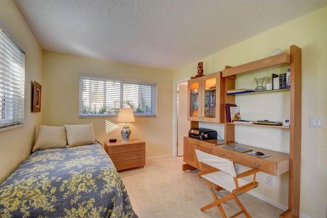 307 Lake Evelyn Drive, West Palm Beach, FL 33411