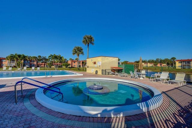 307 Lake Evelyn Drive, West Palm Beach, FL 33411