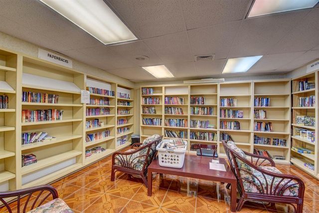 307 Lake Evelyn Drive, West Palm Beach, FL 33411