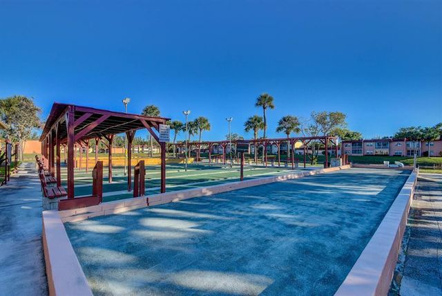 307 Lake Evelyn Drive, West Palm Beach, FL 33411