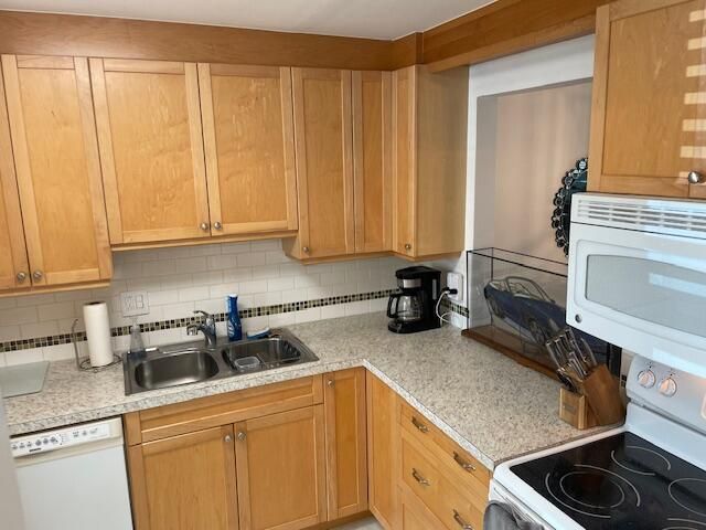 307 Lake Evelyn Drive, West Palm Beach, FL 33411