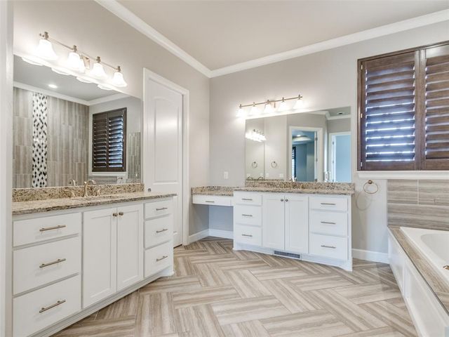 4226 Moorgate Court, Norman, OK 73072