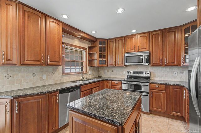 24 Richard Road, Mahopac, NY 10541
