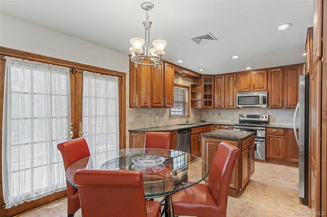 24 Richard Road, Mahopac, NY 10541