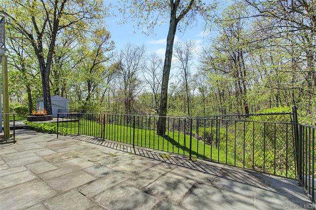 24 Richard Road, Mahopac, NY 10541