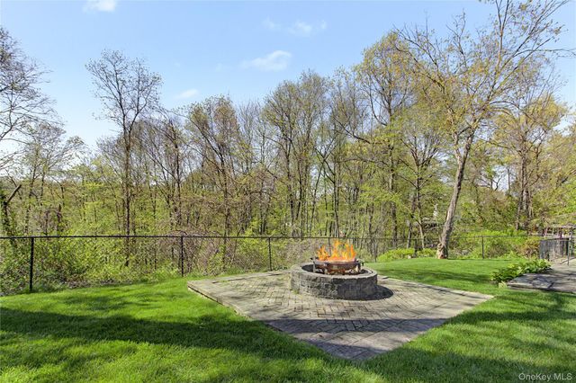 24 Richard Road, Mahopac, NY 10541