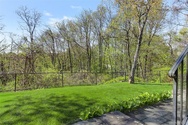 24 Richard Road, Mahopac, NY 10541