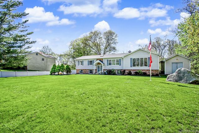 24 Richard Road, Mahopac, NY 10541