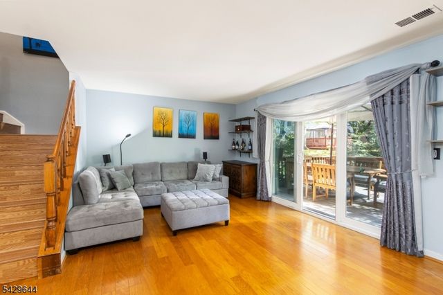 327 Smithwold Rd, Franklin Twp., NJ 08873