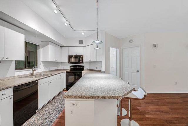 2105 Lavers Circle 306, Delray Beach, FL 33444