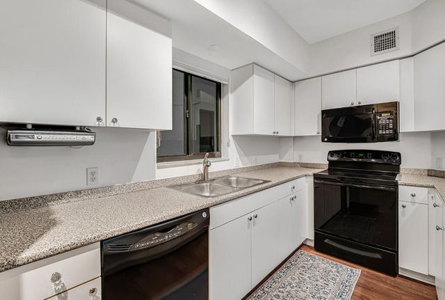 2105 Lavers Circle 306, Delray Beach, FL 33444