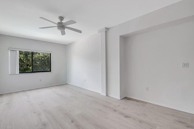2105 Lavers Circle 306, Delray Beach, FL 33444