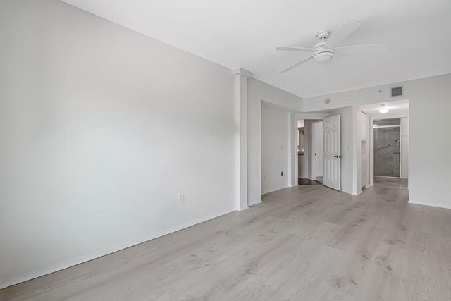 2105 Lavers Circle 306, Delray Beach, FL 33444