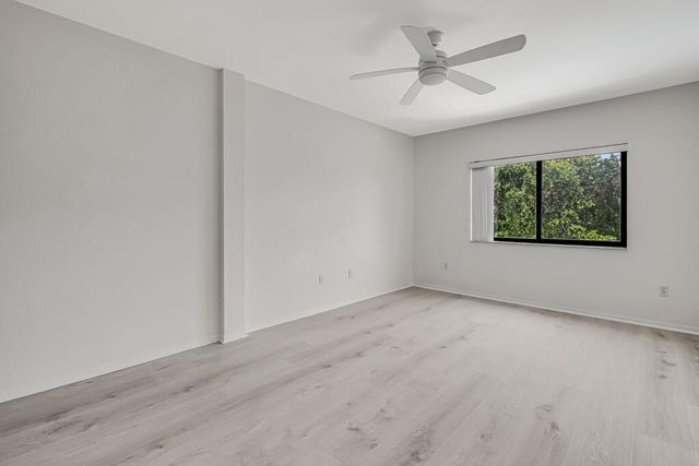 2105 Lavers Circle 306, Delray Beach, FL 33444