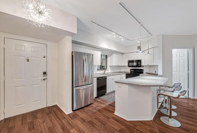 2105 Lavers Circle 306, Delray Beach, FL 33444
