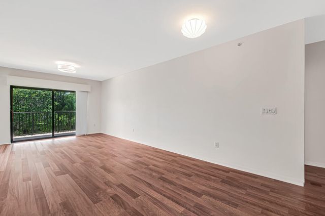 2105 Lavers Circle 306, Delray Beach, FL 33444