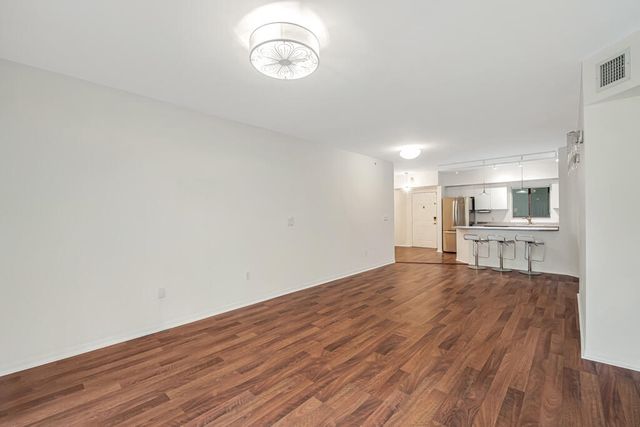 2105 Lavers Circle 306, Delray Beach, FL 33444