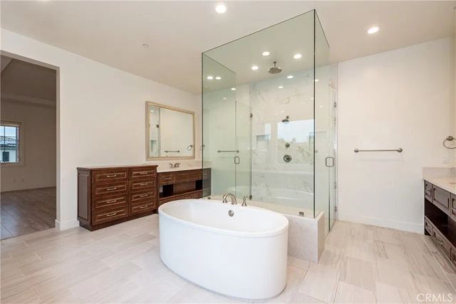 93 Spacial, Irvine, CA 92618