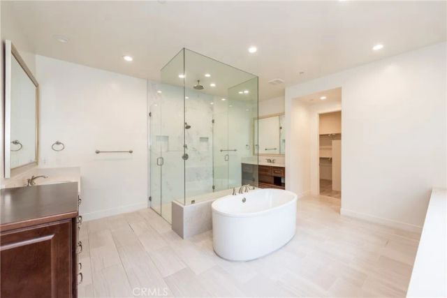 93 Spacial, Irvine, CA 92618