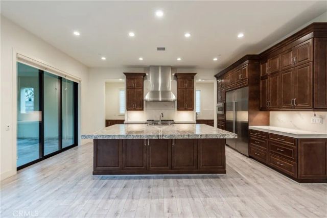 93 Spacial, Irvine, CA 92618