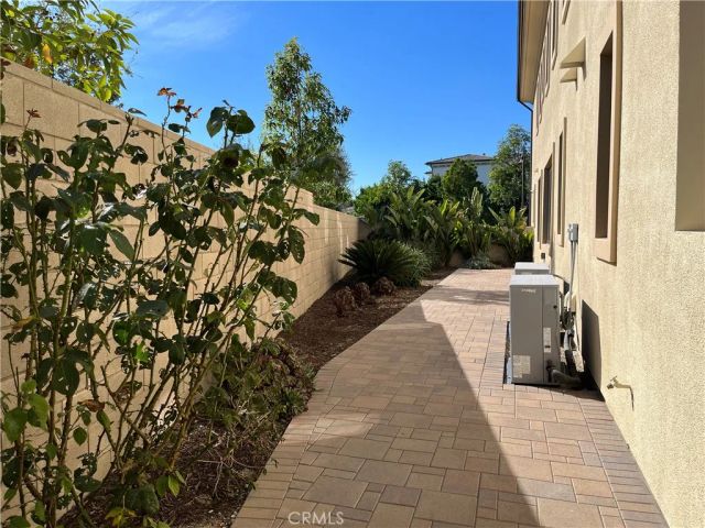 93 Spacial, Irvine, CA 92618