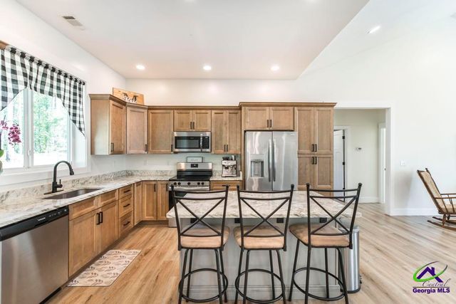 3270 Hamlin Road, Lizella, GA 31052