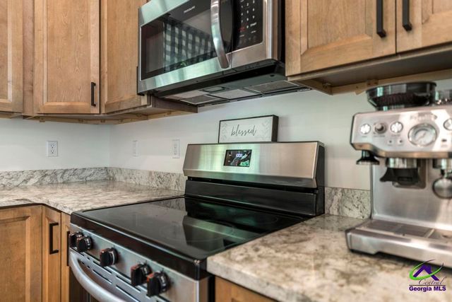 3270 Hamlin Road, Lizella, GA 31052