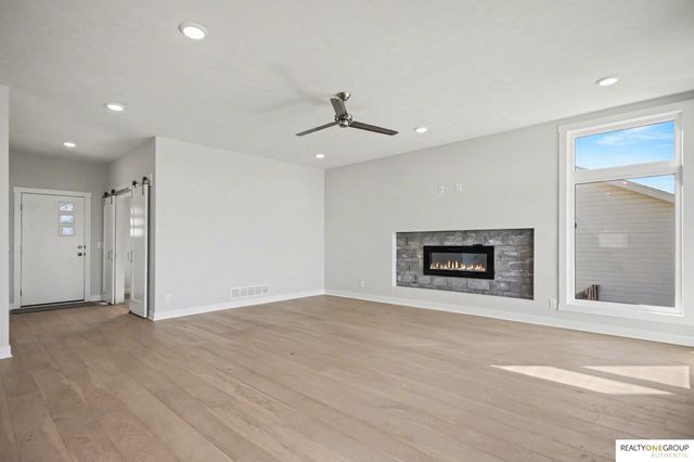 2708 N 191st Avenue, Elkhorn, NE 68022