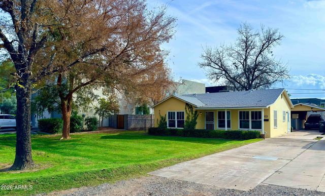 1011 E MEDLOCK Drive, Phoenix, AZ 85014