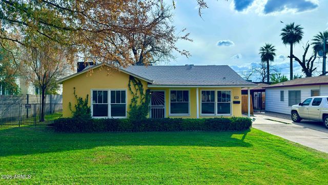 1011 E MEDLOCK Drive, Phoenix, AZ 85014