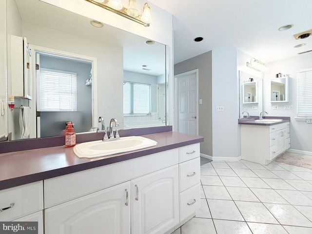 5213 OCEAN DR S, Brigantine, NJ 08203