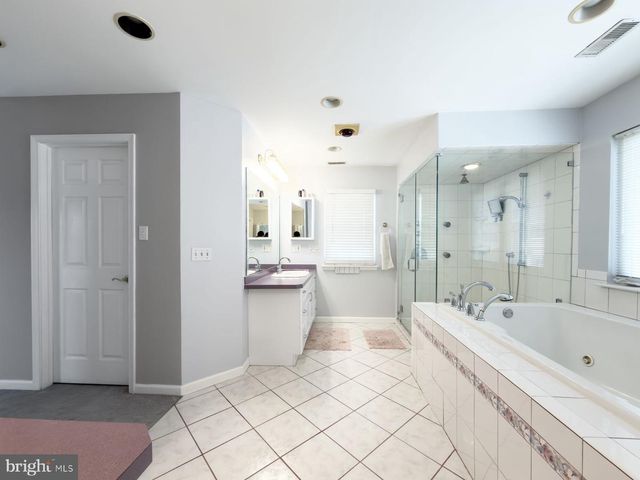 5213 OCEAN DR S, Brigantine, NJ 08203