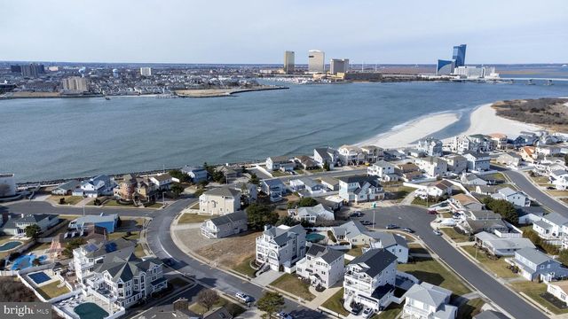 5213 OCEAN DR S, Brigantine, NJ 08203