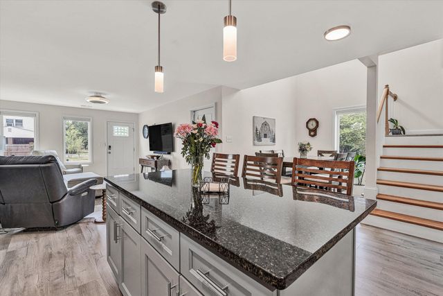 140 W Calhoun ST, Salem, VA 24153