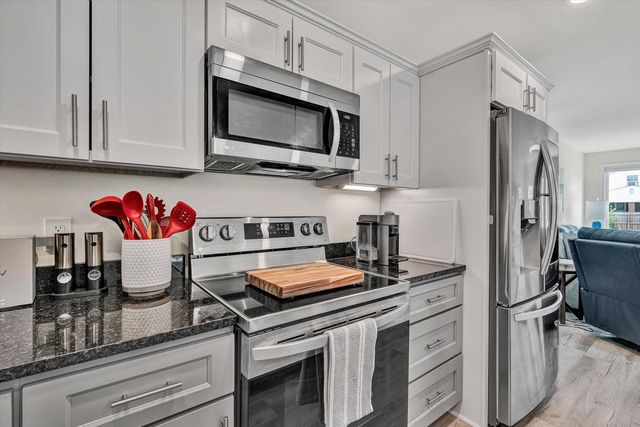 140 W Calhoun ST, Salem, VA 24153