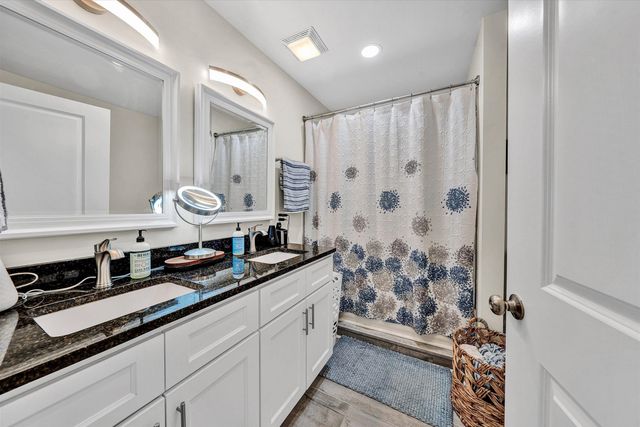 140 W Calhoun ST, Salem, VA 24153