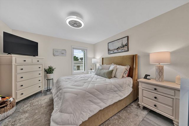 140 W Calhoun ST, Salem, VA 24153