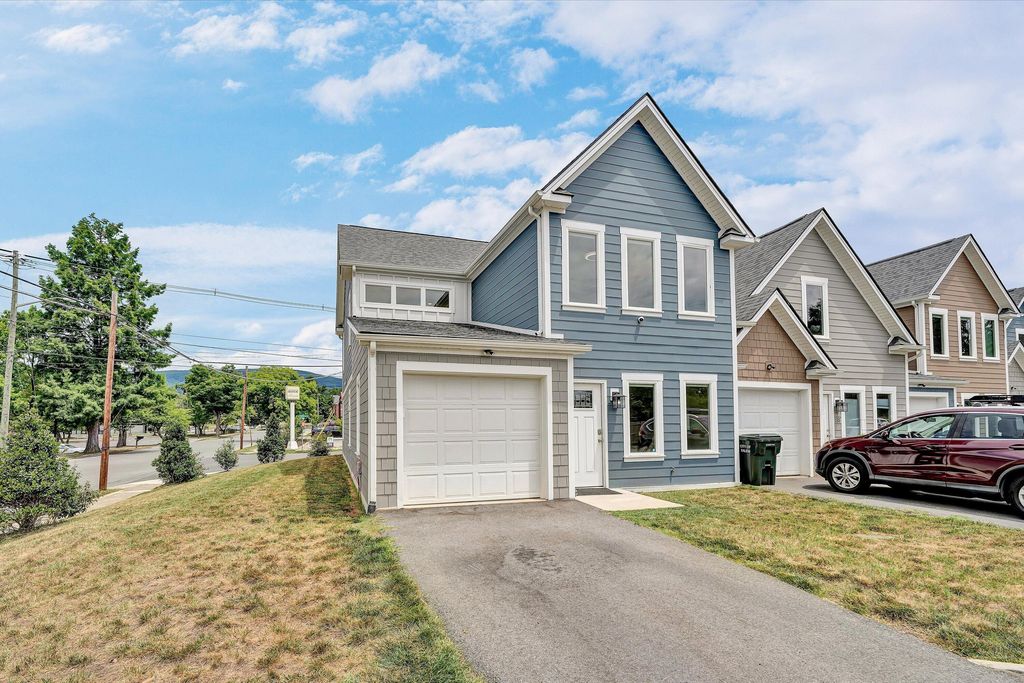 140 W Calhoun ST, Salem, VA 24153
