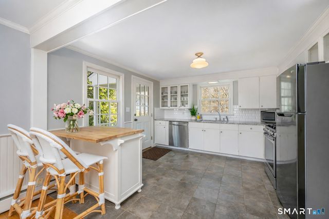 376 Rowayton Avenue, Norwalk, CT 06853