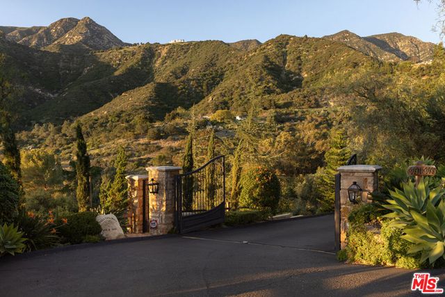 3091 Hidden Valley Lane, Montecito, CA 93108